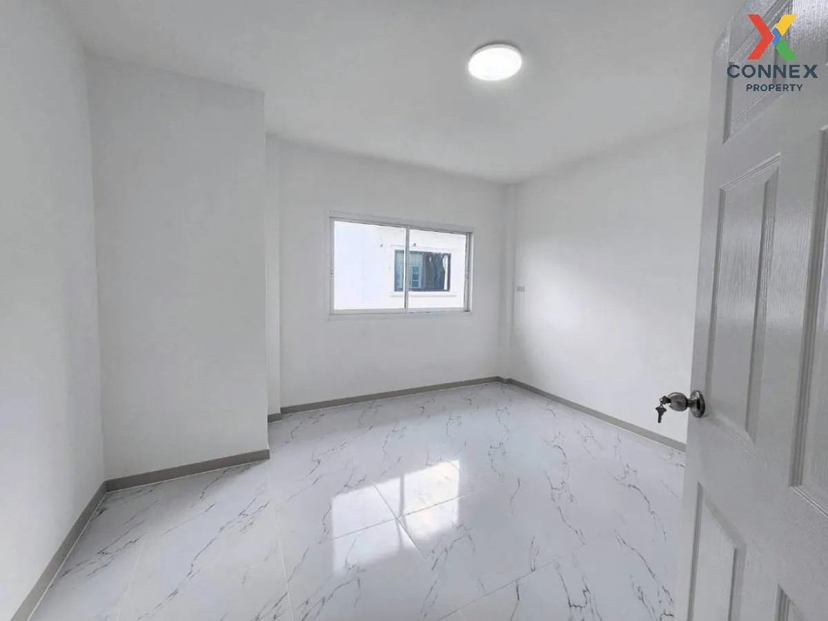 For Sale Townhouse/Townhome  , Baan Supakorn , corner unit , newl