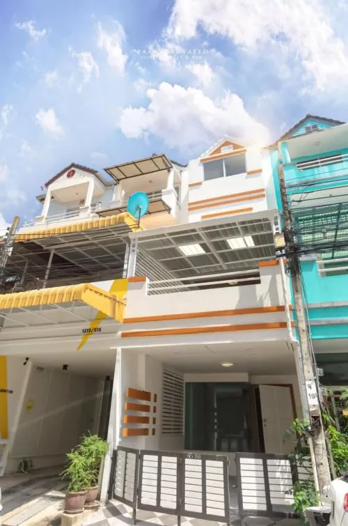 For Sale Townhouse/Townhome  , Sriwara Town in Town , newly renovated , Phlapphla , Wang Thong Lang , Bangkok , CX-125992