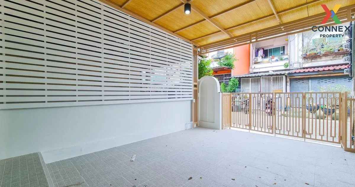 For Sale Townhouse/Townhome  , Indraview Phraya Suren 19 , Bang C 2
