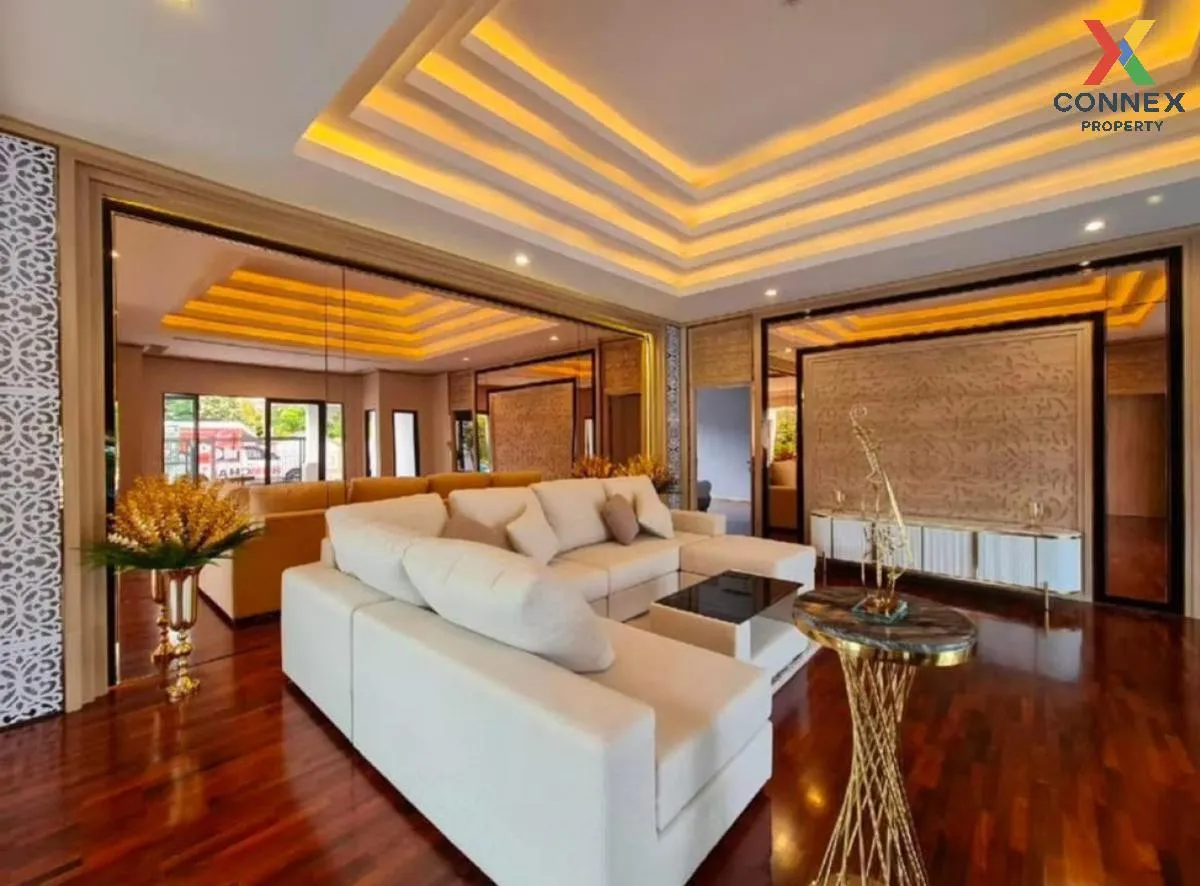For Sale House , European Thai House Village , Bang Lamung , Nong 1