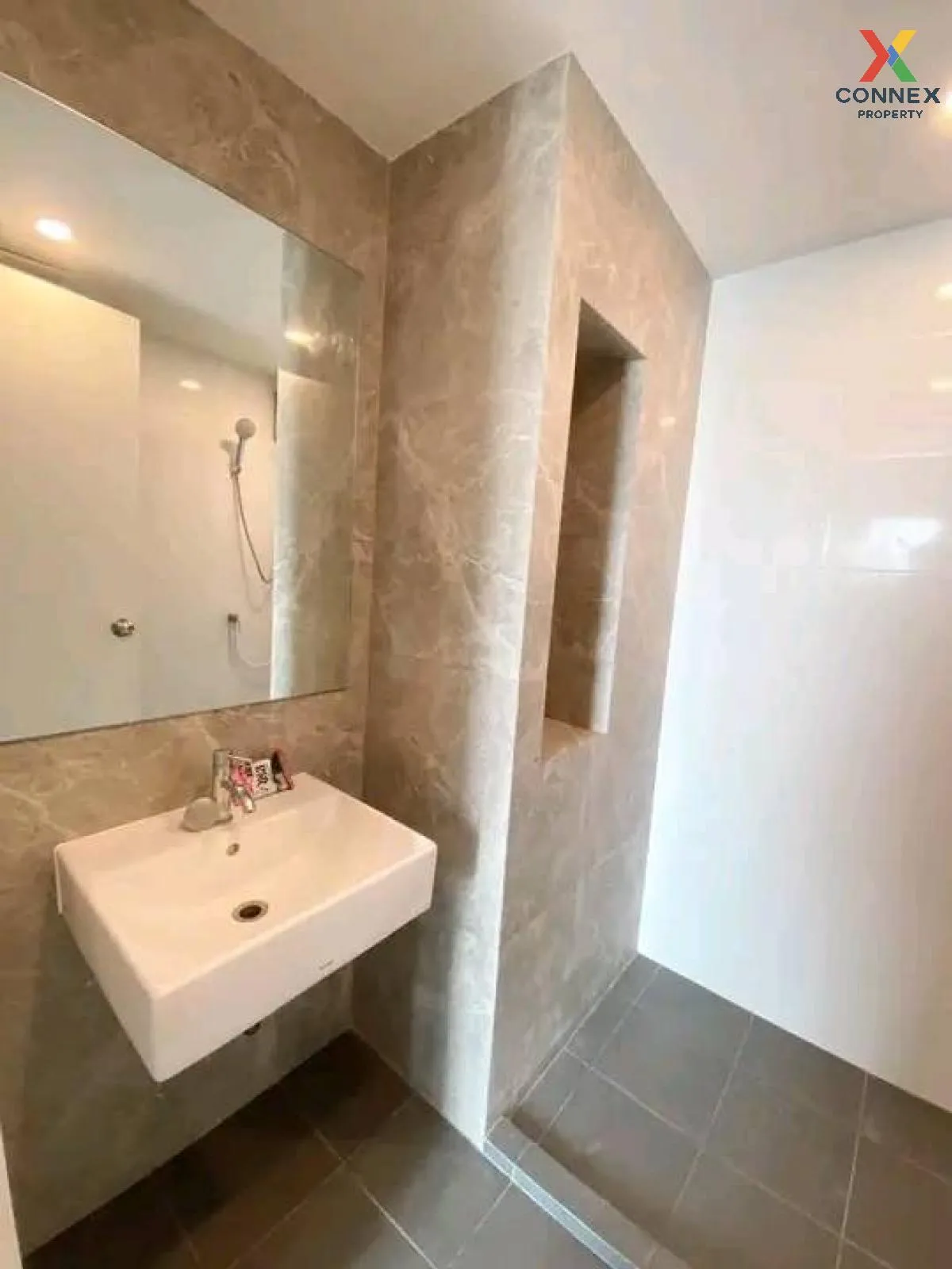 For Rent Condo , The Origin E22 Station , nice view , high floor 