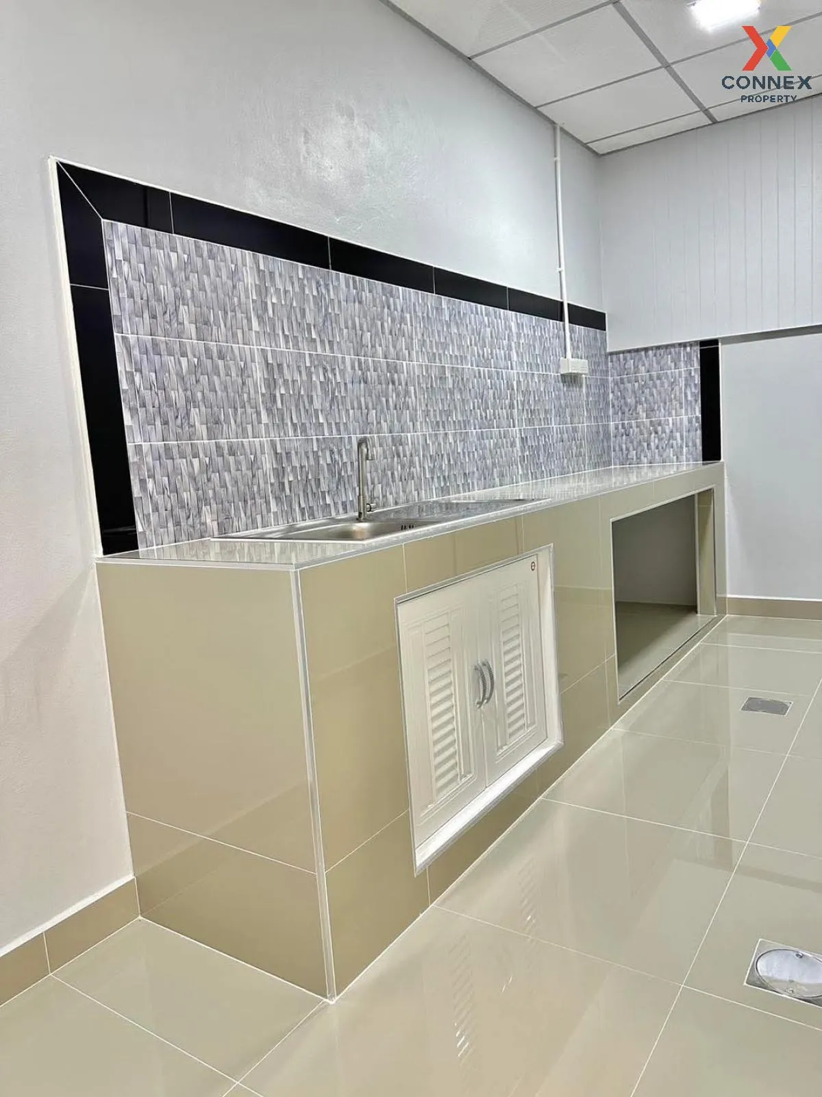 For Sale Townhouse/Townhome  , Baan Pruksa 18 Bangyai , newly ren