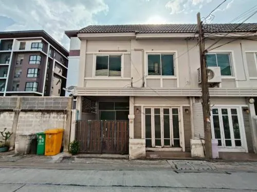 ขายบ้านแฝดลาดพร้าว96 ห้องมุม หน้ากว้าง คลองจั่น เขต บางกะปิ กรุงเทพ CX-126447