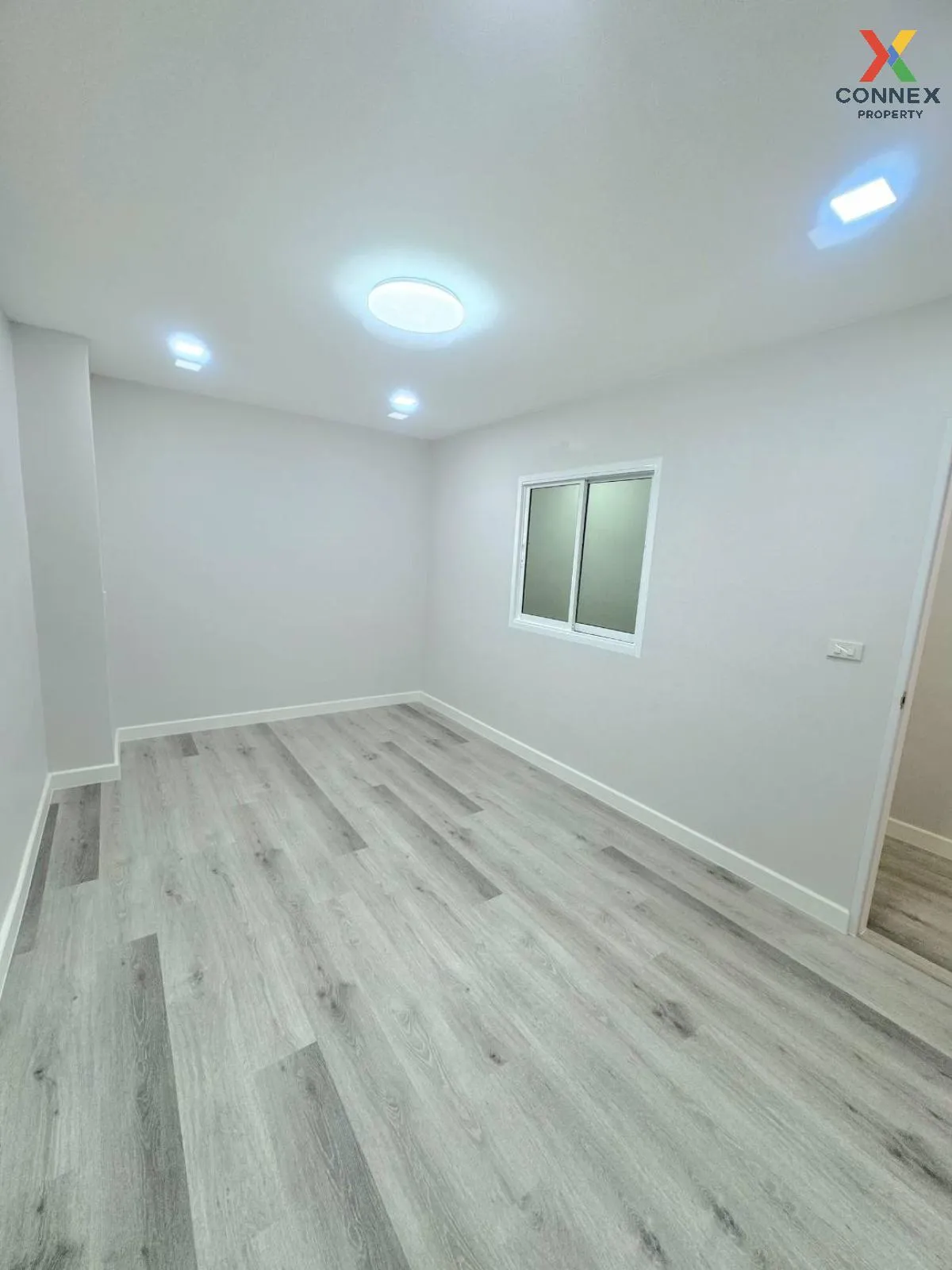 For Sale Townhouse/Townhome  , Rom Sai Village Khlong Lam Chiak 1