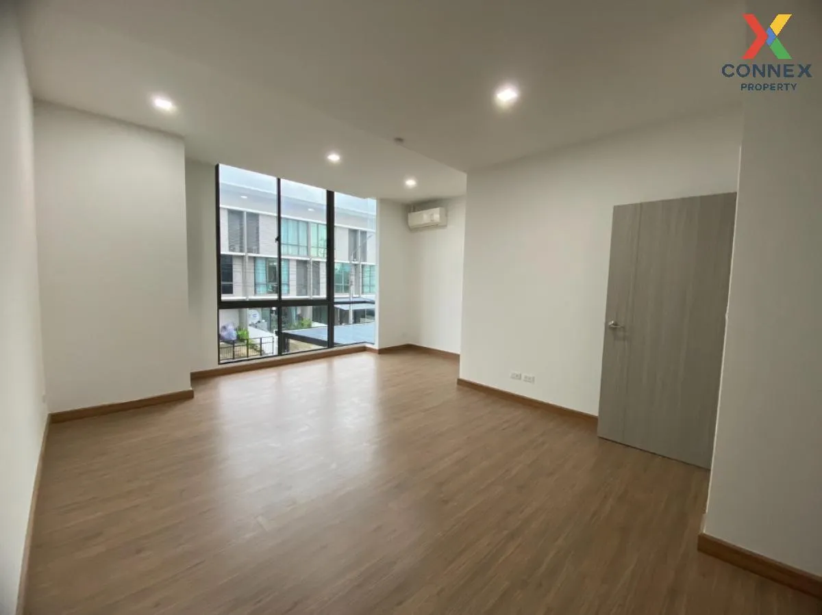 For Sale Townhouse/Townhome  , Patio Lat Krabang-Motorway , ARL-L