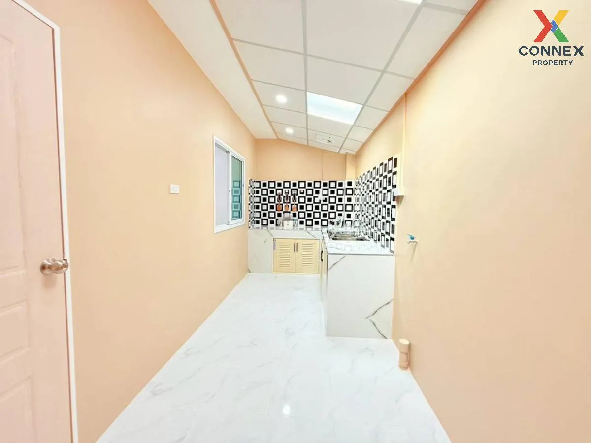 For Sale Townhouse/Townhome  , Baan Tawan Ngam , wide frontage , 