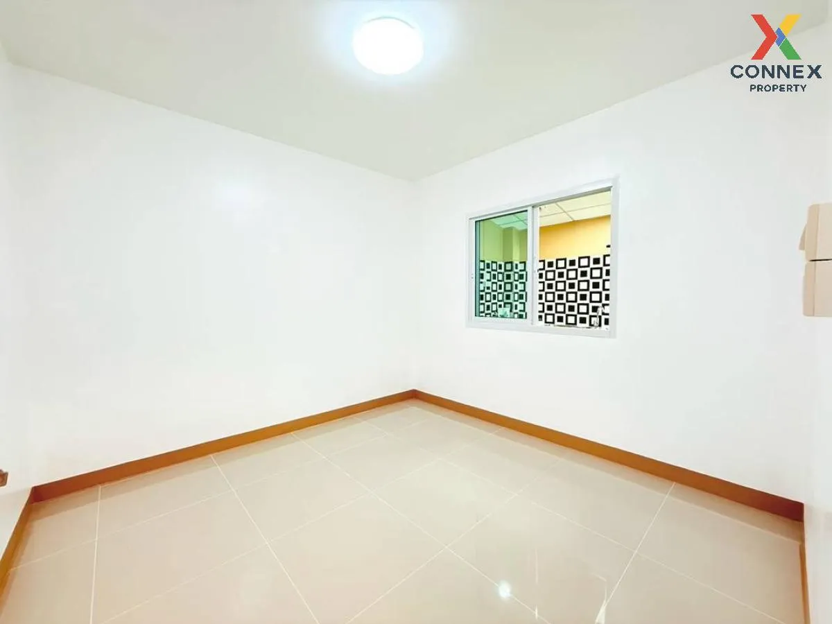 For Sale Townhouse/Townhome  , Baan Tawan Ngam , wide frontage , 