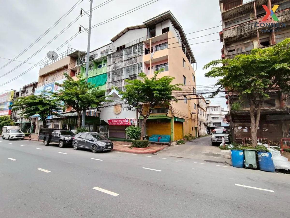 For Sale Commercial building, corner room, Phra Pradaeng , nice v 2