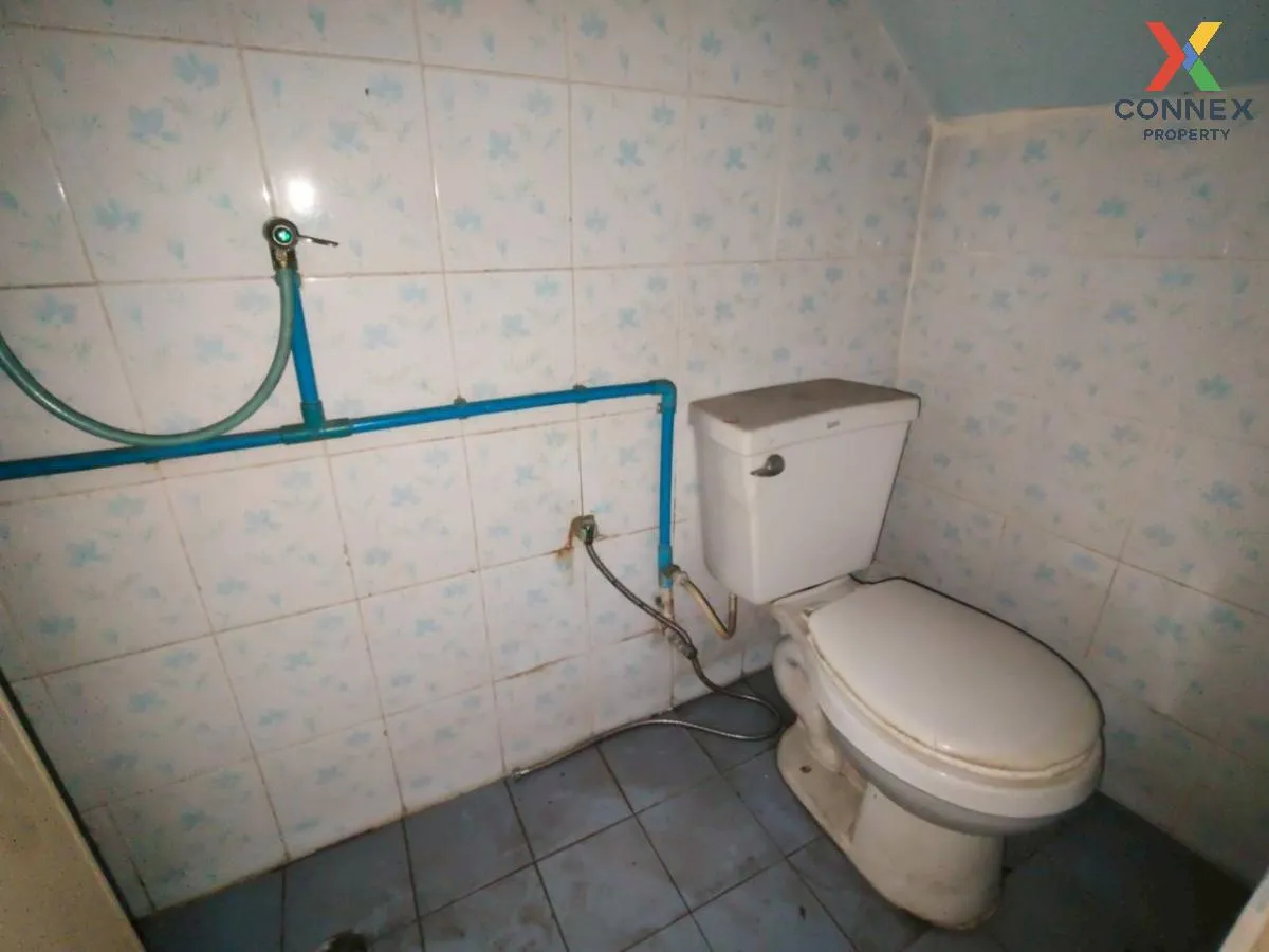 For Sale Commercial building, corner room, Phra Pradaeng , nice v