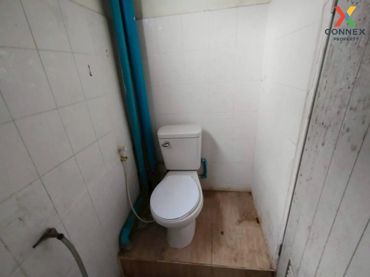 For Sale Commercial building, corner room, Phra Pradaeng , nice v