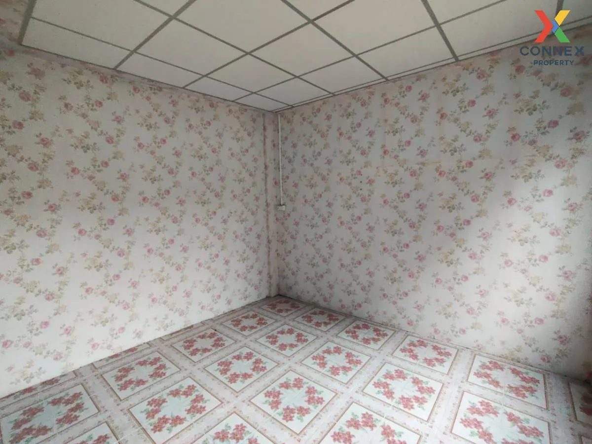 For Sale Commercial building, corner room, Phra Pradaeng , nice v