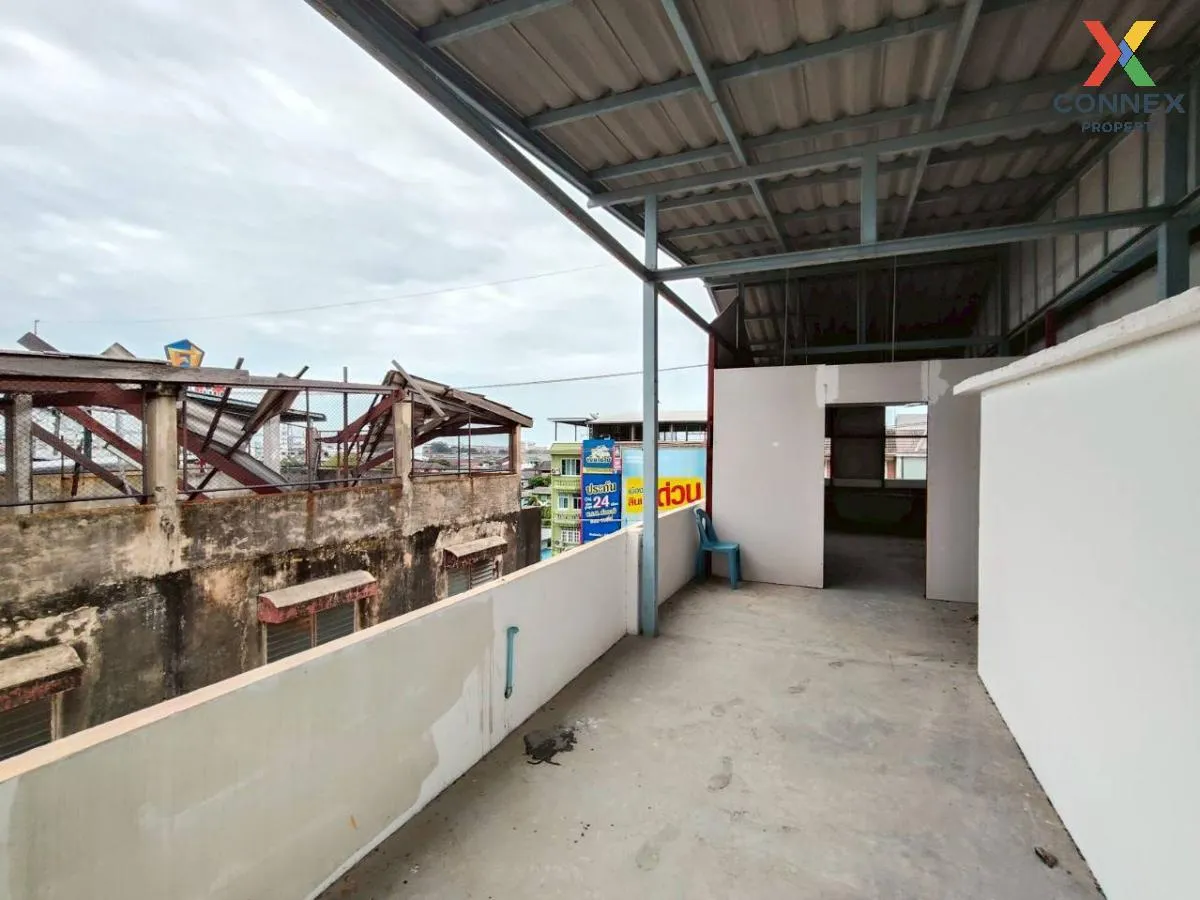 For Sale Commercial building, corner room, Phra Pradaeng , nice v