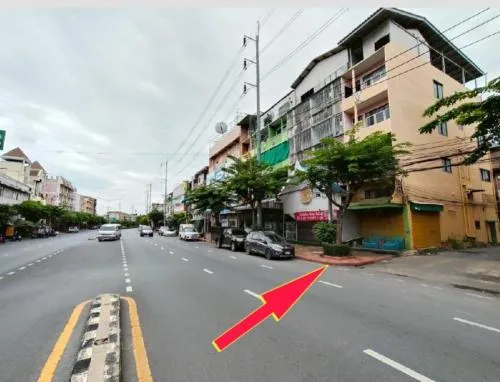 For Sale Commercial building, corner room, Phra Pradaeng , nice view , corner unit , wide frontage , Bang Phueng , Phra Pradaeng , Samut Prakarn , CX-126488