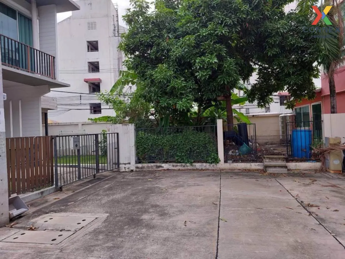 For Sale Townhouse/Townhome  , Grandity Bangbuathong , Bang Bua T 2