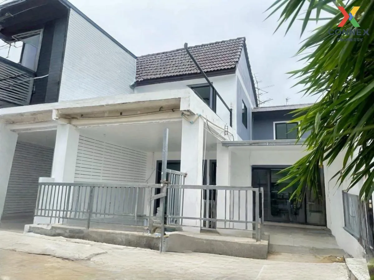 For Sale Townhouse/Townhome  , Tawanna Village , newly renovated  1