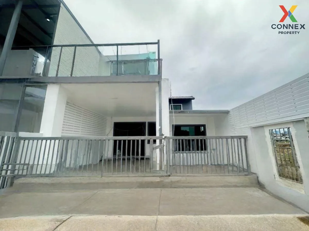 For Sale Townhouse/Townhome  , Tawanna Village , newly renovated  2