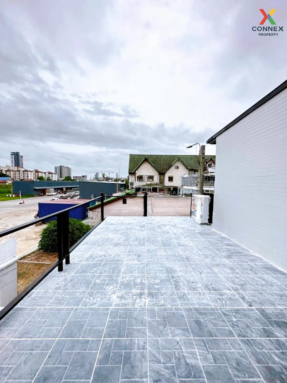 For Sale Townhouse/Townhome  , Tawanna Village , newly renovated 