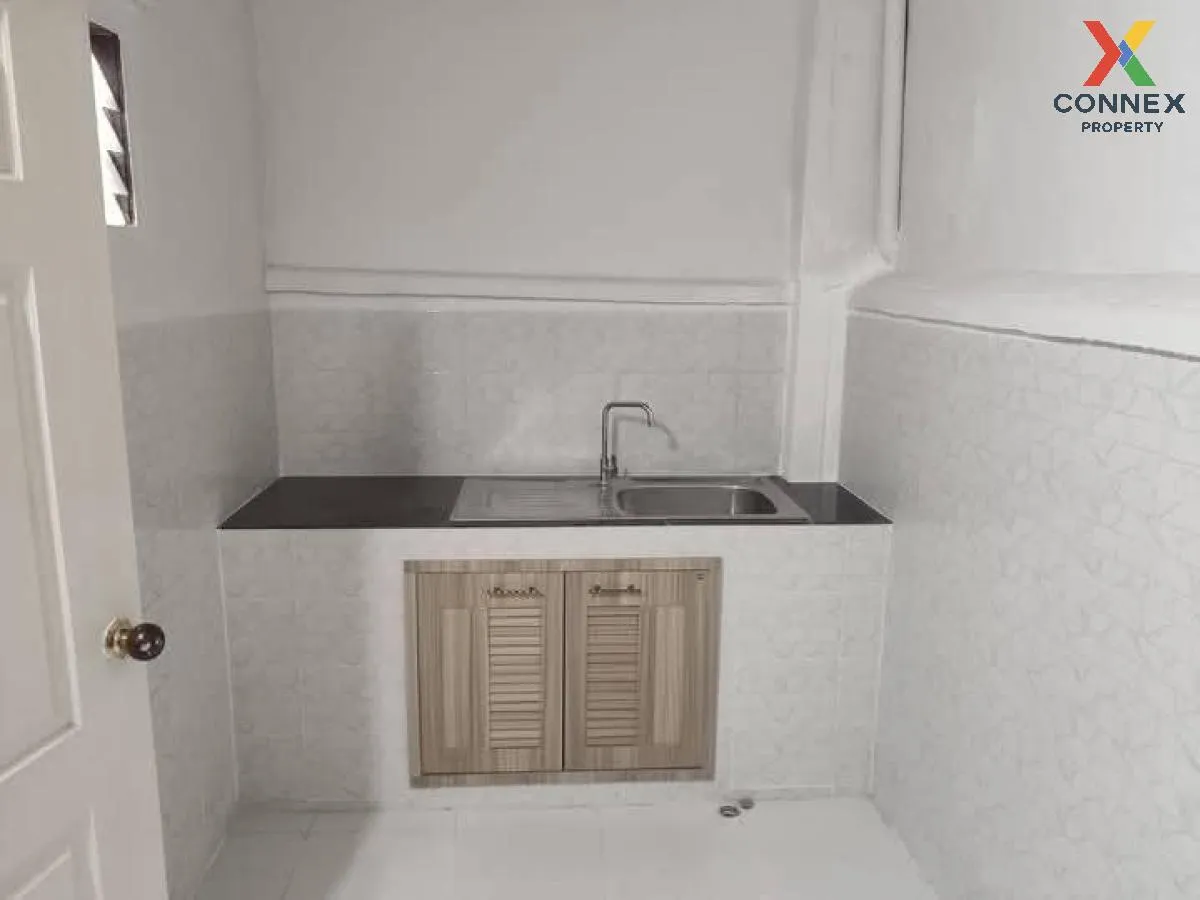 For Sale Townhouse/Townhome  , K.C. Ramindra 2 , wide frontage ,  4