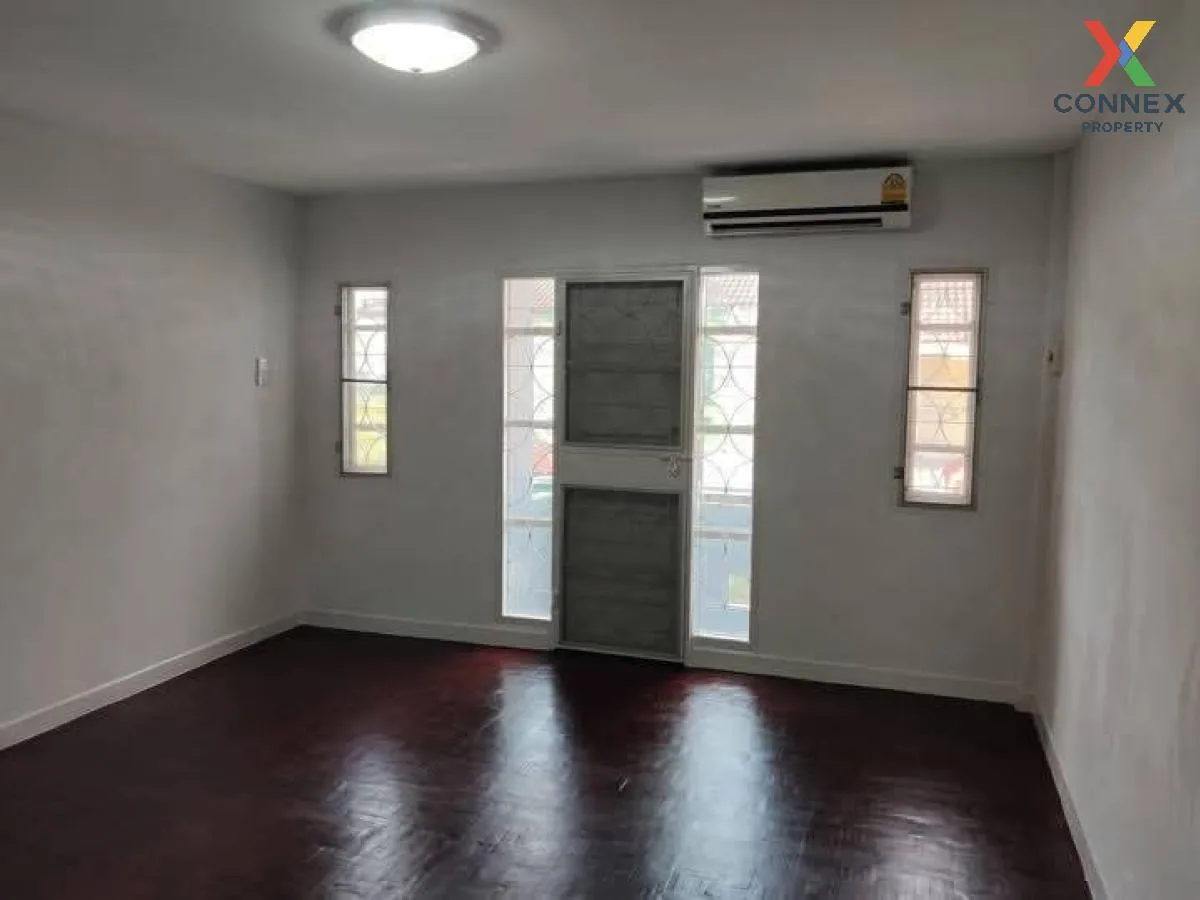 For Sale Townhouse/Townhome  , K.C. Ramindra 2 , wide frontage , 