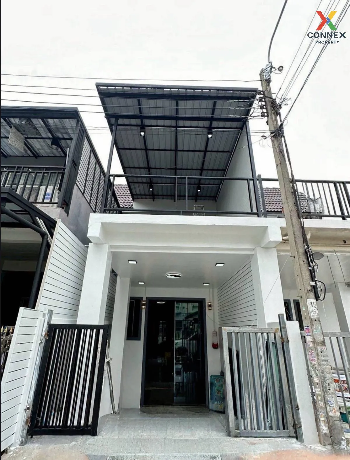 For Sale Townhouse/Townhome  , Tawanna Village , newly renovated  1