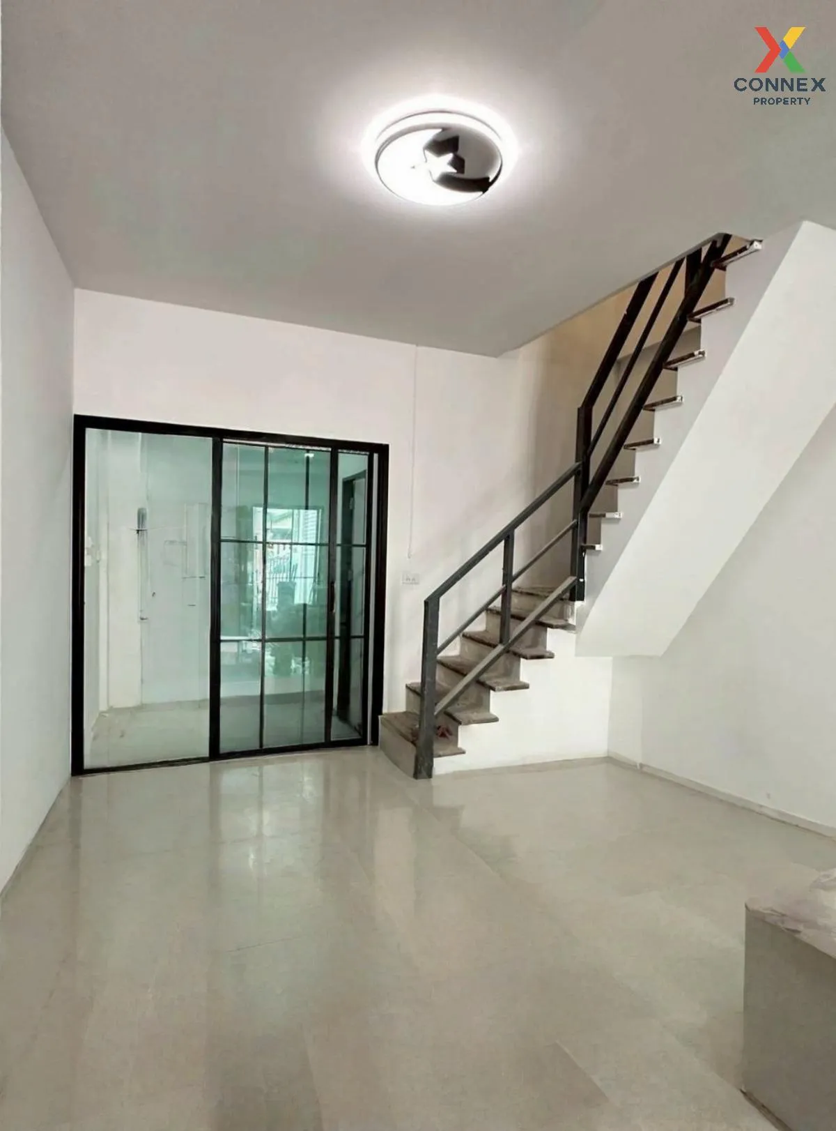 For Sale Townhouse/Townhome  , Tawanna Village , newly renovated  4