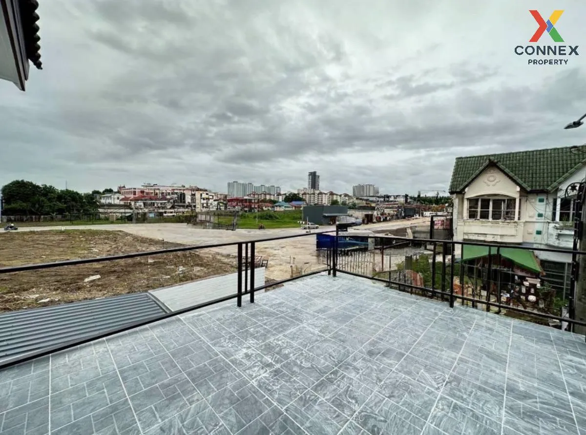 For Sale Townhouse/Townhome  , Tawanna Village , newly renovated 