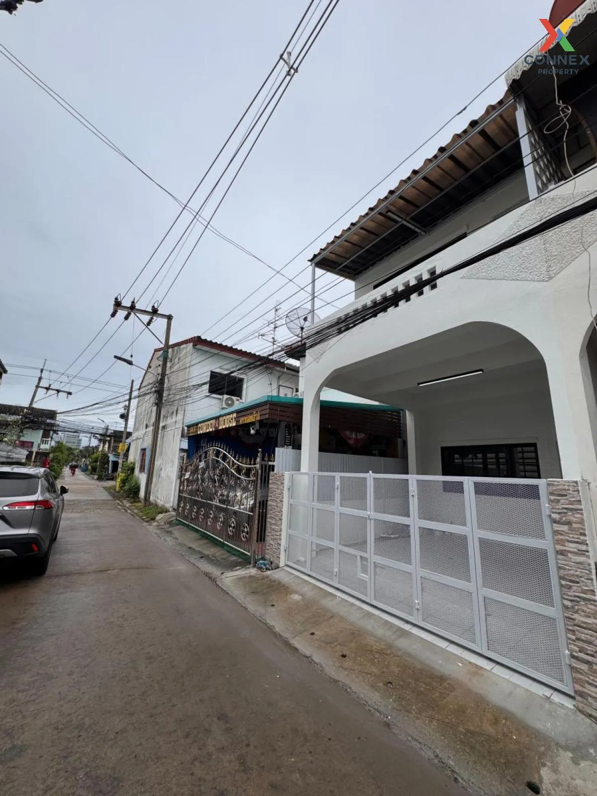 ขายทาวน์เฮ้าส์ 2 ชั้น หลังริม รีโนเวทใหม่ พื้นที่ 19.5 ถนนสุขุมวิ 3