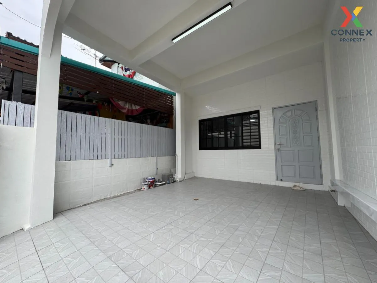 ขายทาวน์เฮ้าส์ 2 ชั้น หลังริม รีโนเวทใหม่ พื้นที่ 19.5 ถนนสุขุมวิ 4