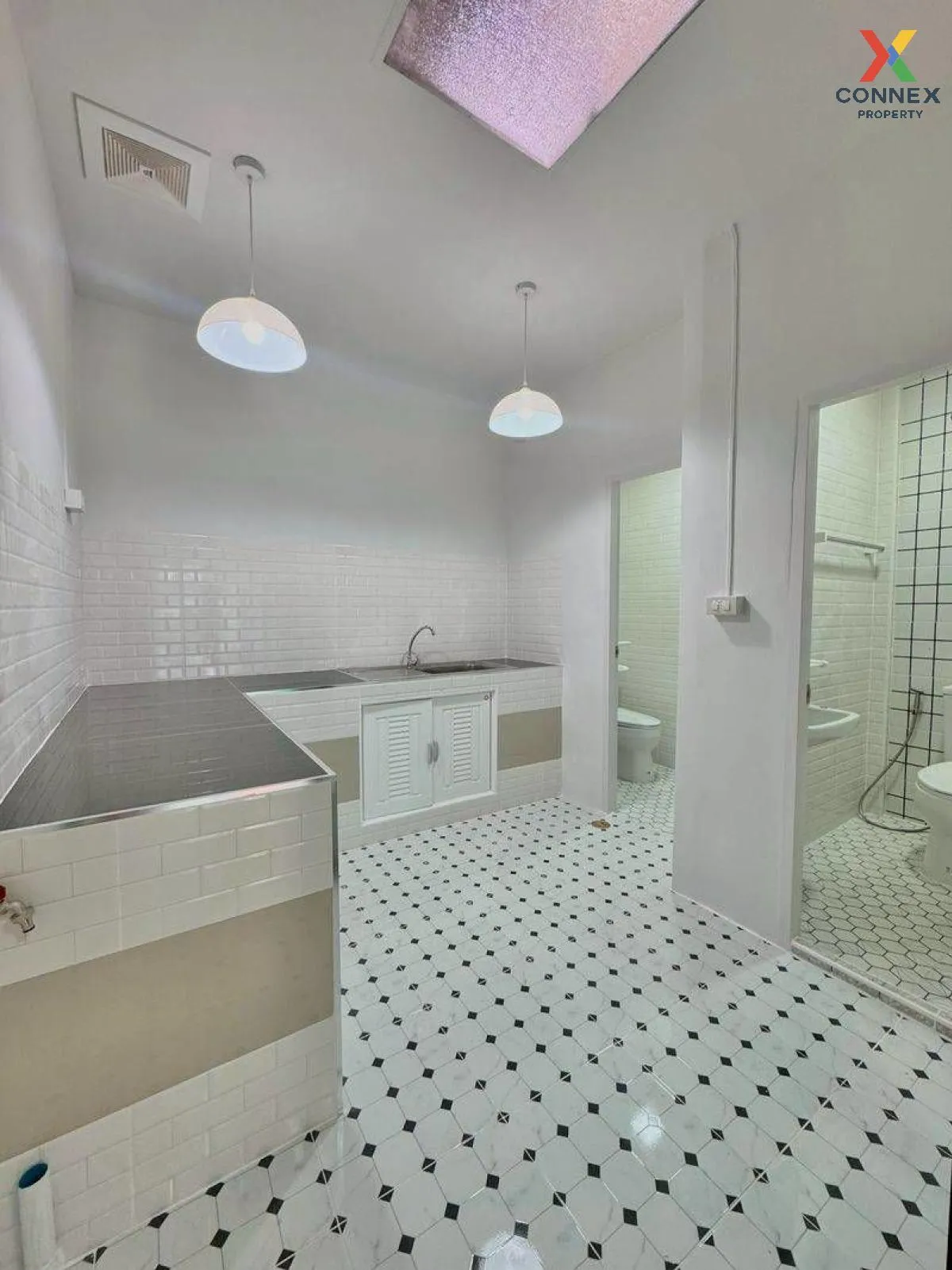 For Sale Townhouse/Townhome  , Asia Home Town , newly renovated , 4