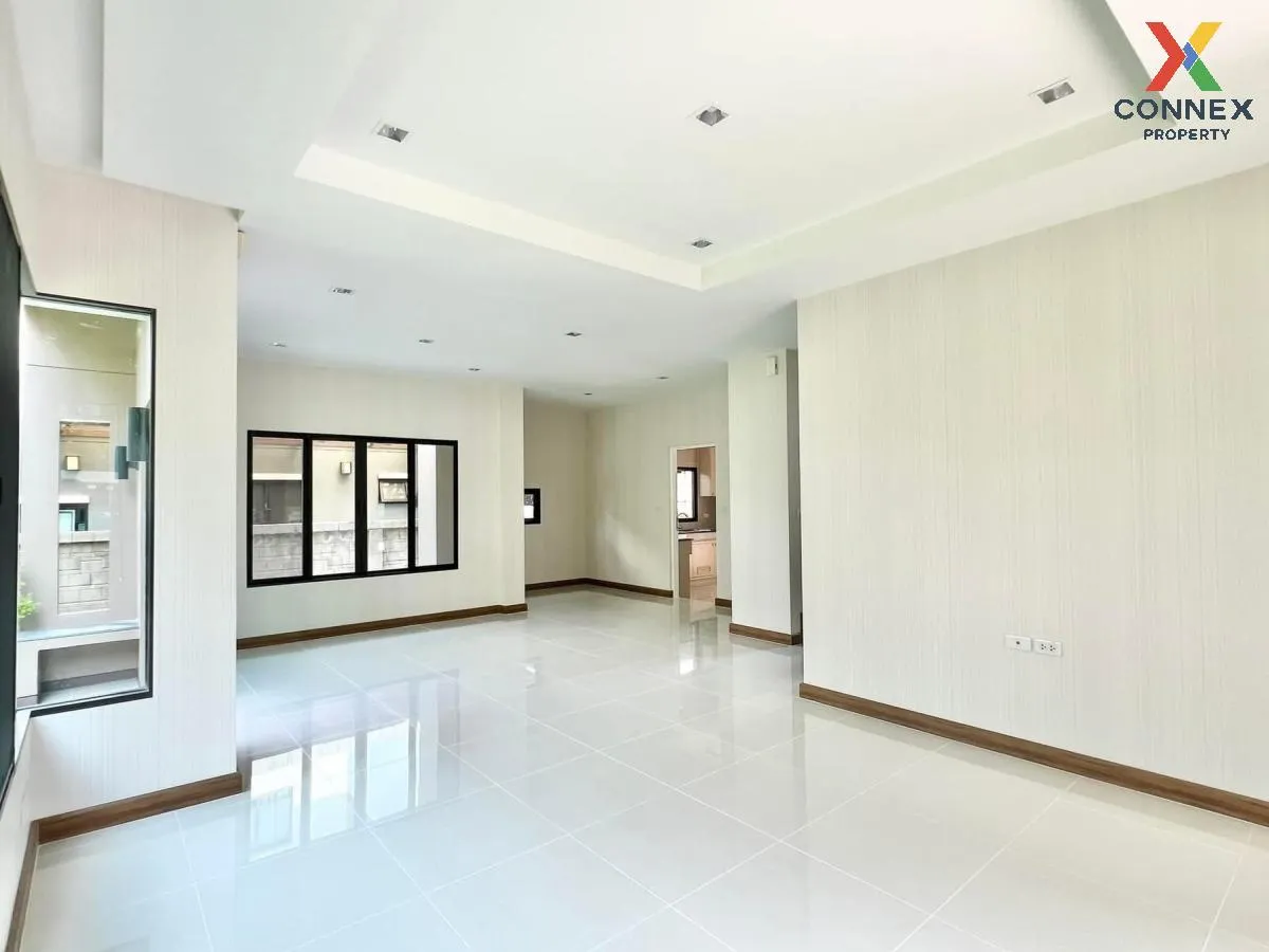 For Sale House , Setthasiri Watcharapol - Theprak , newly renovat