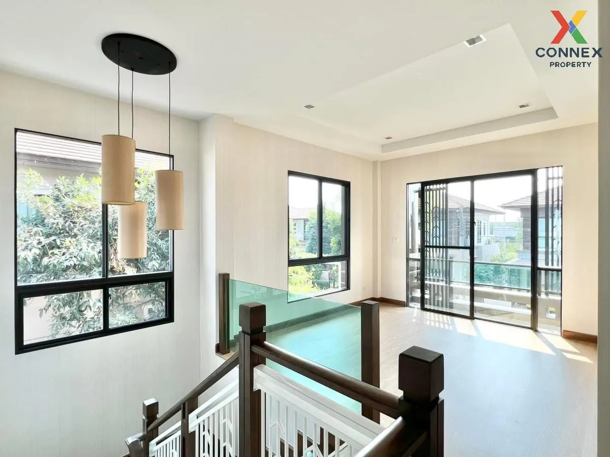 For Sale House , Setthasiri Watcharapol - Theprak , newly renovat