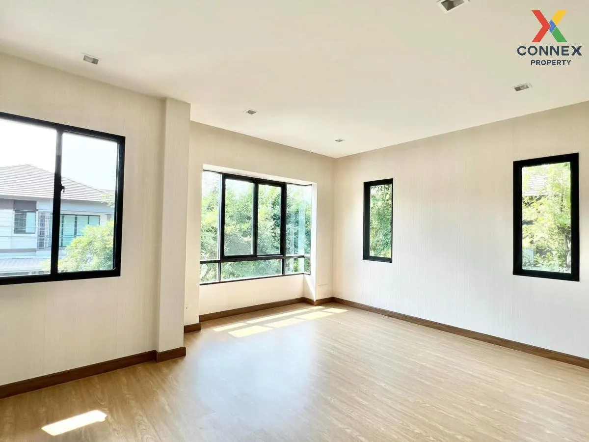 For Sale House , Setthasiri Watcharapol - Theprak , newly renovat