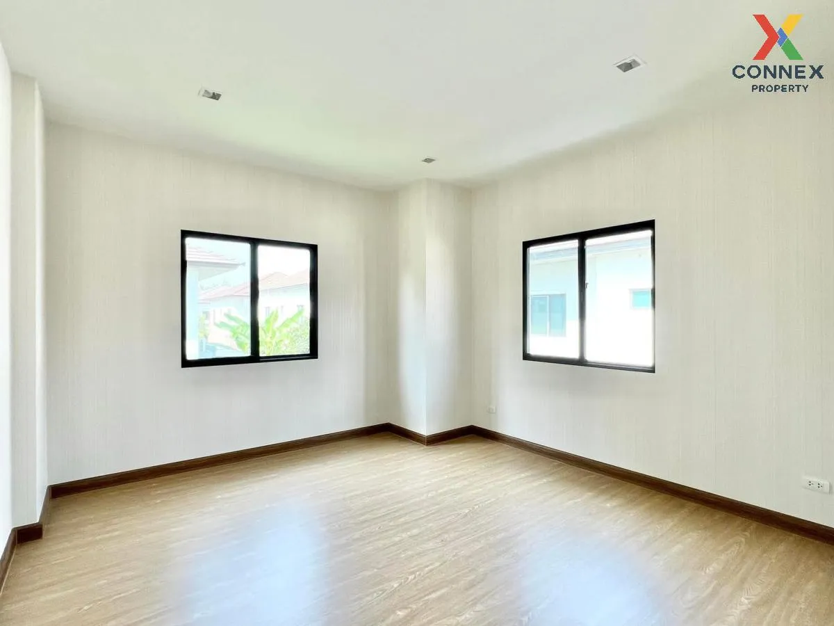 For Sale House , Setthasiri Watcharapol - Theprak , newly renovat