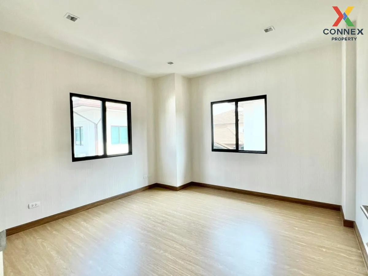 For Sale House , Setthasiri Watcharapol - Theprak , newly renovat