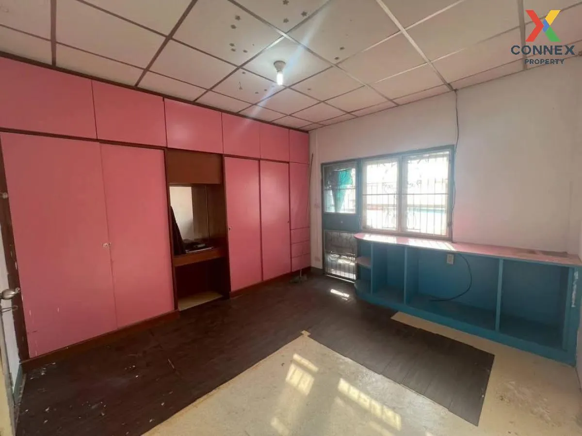 For Sale Townhouse/Townhome  , Baan Thepharak Km. 25 , Bang Phria 2