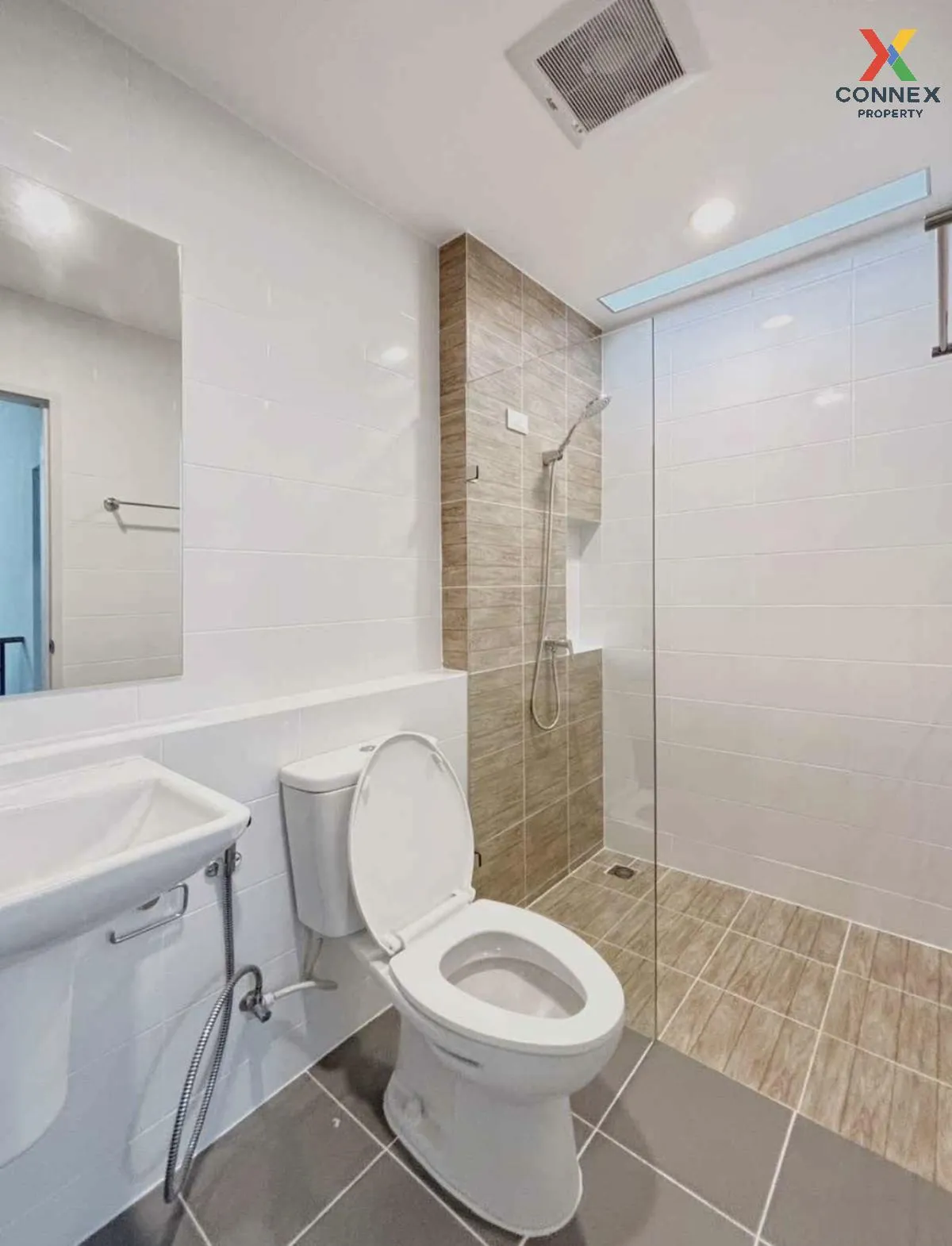 For Rent Townhouse/Townhome  , Pleno Sukhumvit - Bangna 2 , wide 