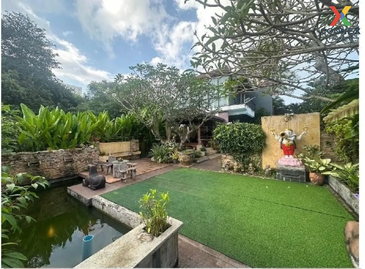 For Sale 2 - storey detached house 159.4 sq m. Phonphichai Road H 3