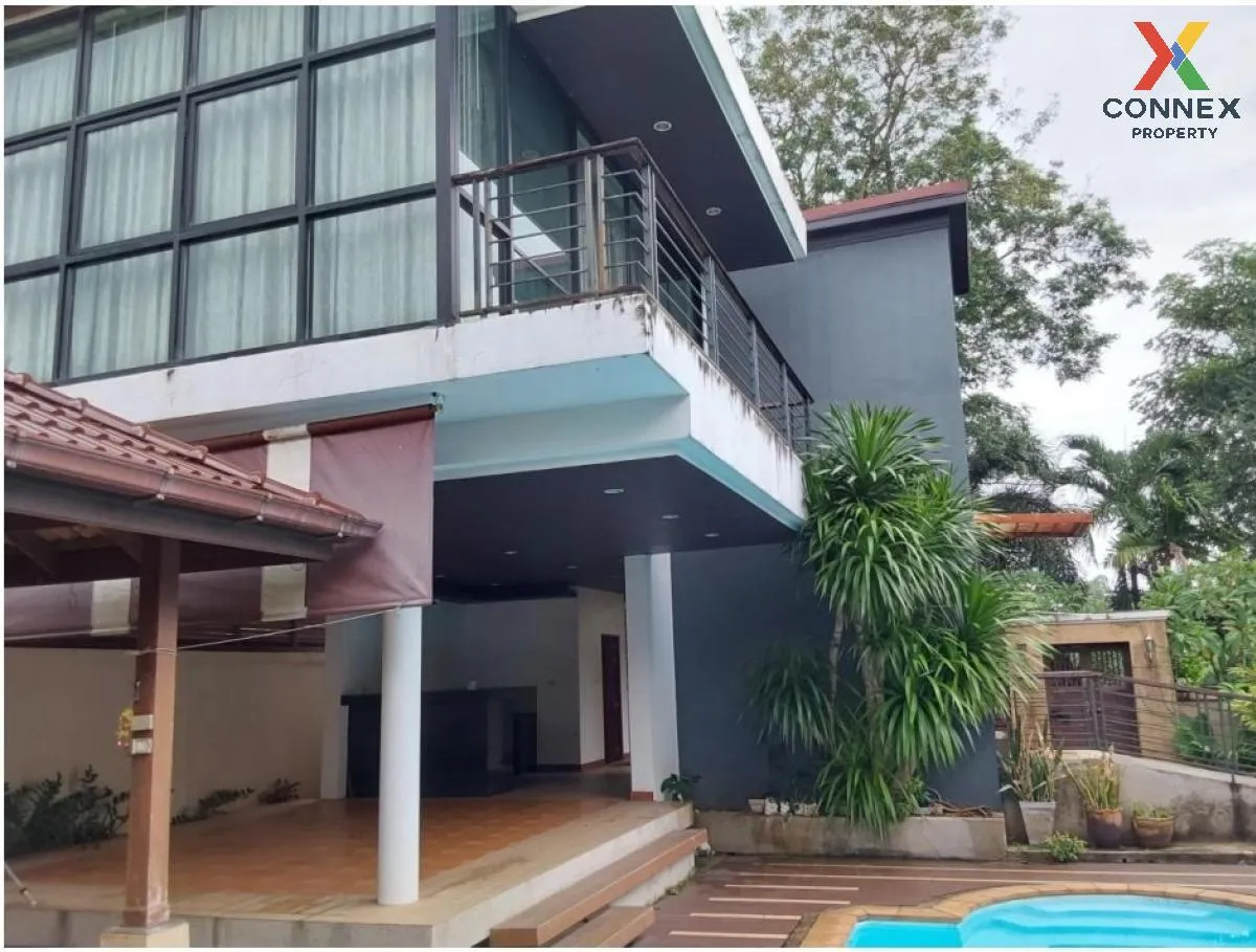 For Sale 2 - storey detached house 159.4 sq m. Phonphichai Road H