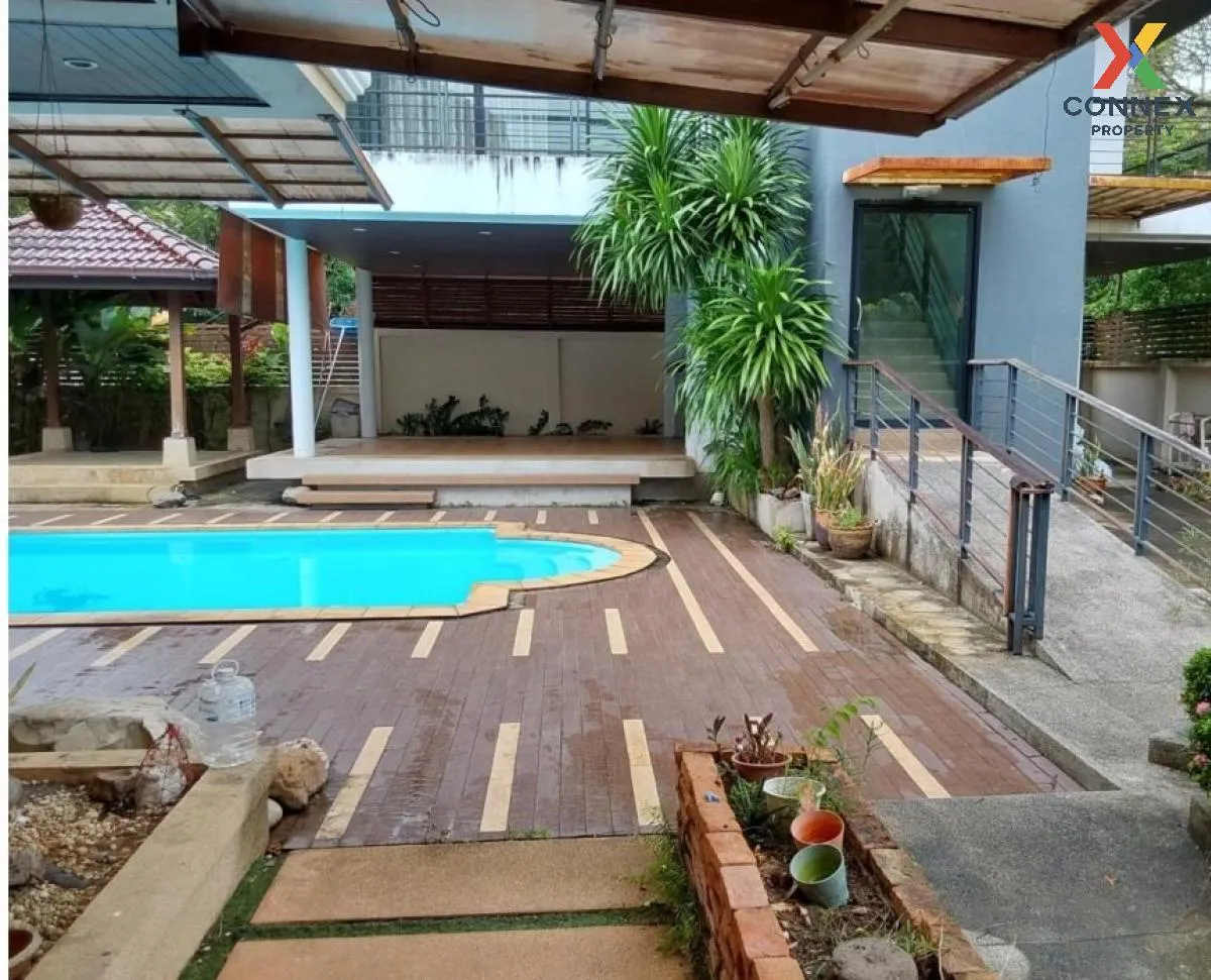 For Sale 2 - storey detached house 159.4 sq m. Phonphichai Road H