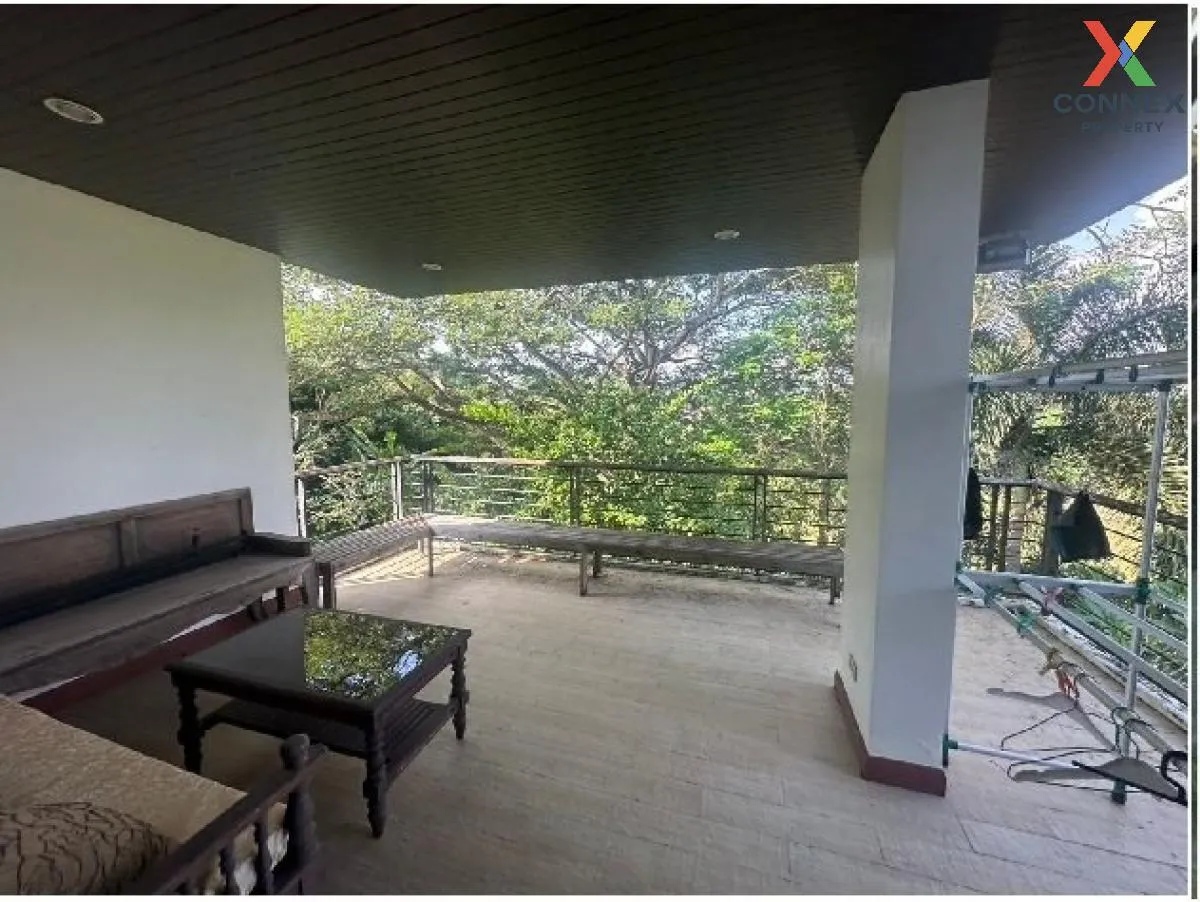For Sale 2 - storey detached house 159.4 sq m. Phonphichai Road H