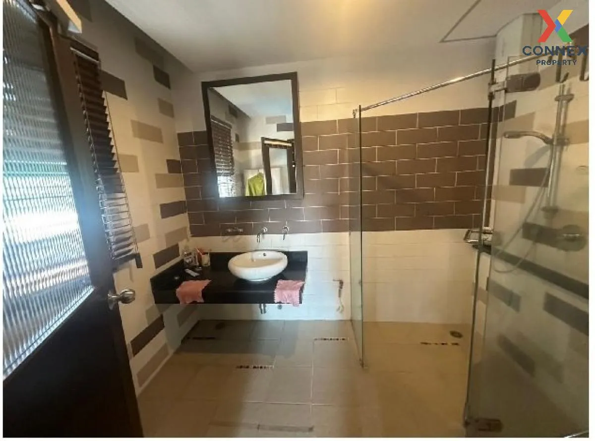 For Sale 2 - storey detached house 159.4 sq m. Phonphichai Road H