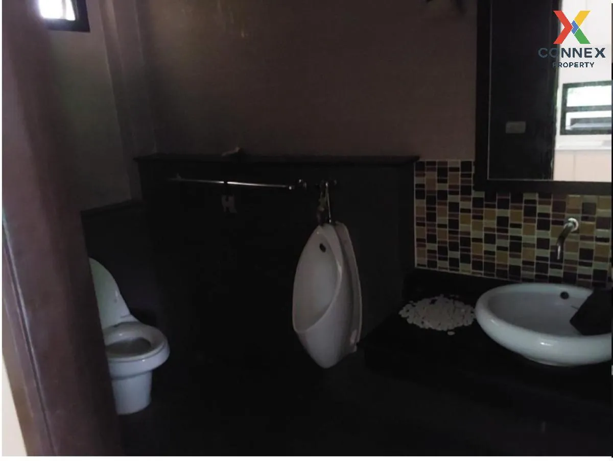 For Sale 2 - storey detached house 159.4 sq m. Phonphichai Road H