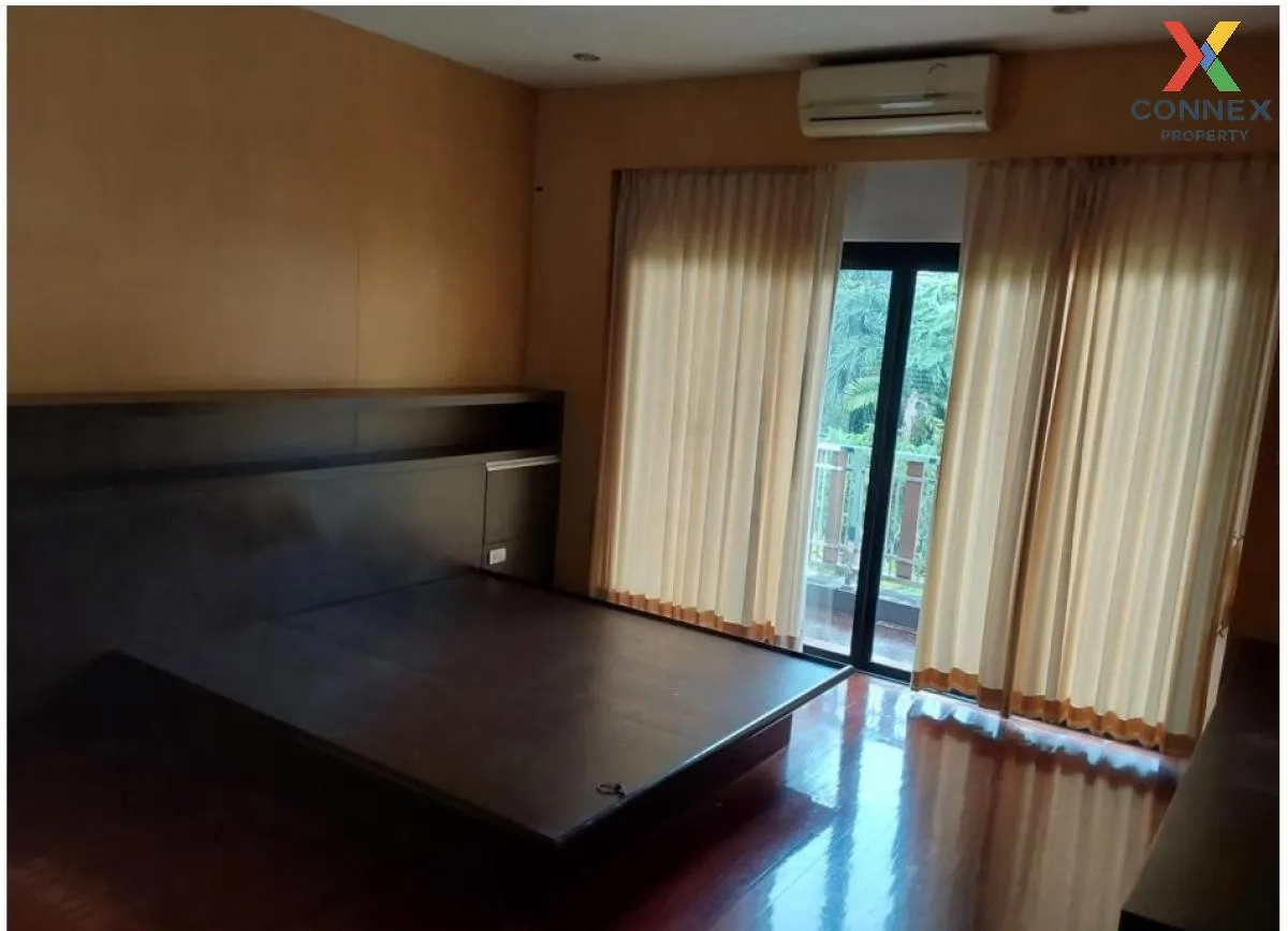 For Sale 2 - storey detached house 159.4 sq m. Phonphichai Road H