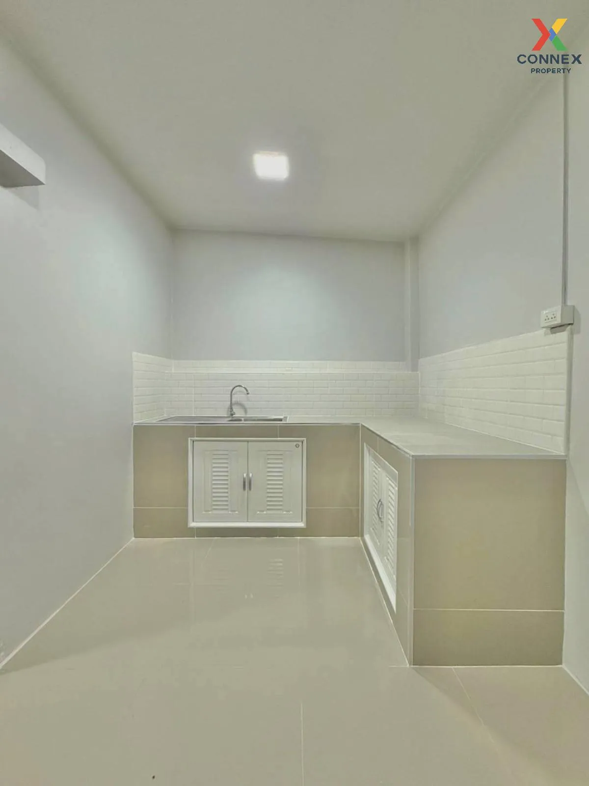 For Sale Townhouse/Townhome  , Pimonrat 2 , newly renovated , Phi