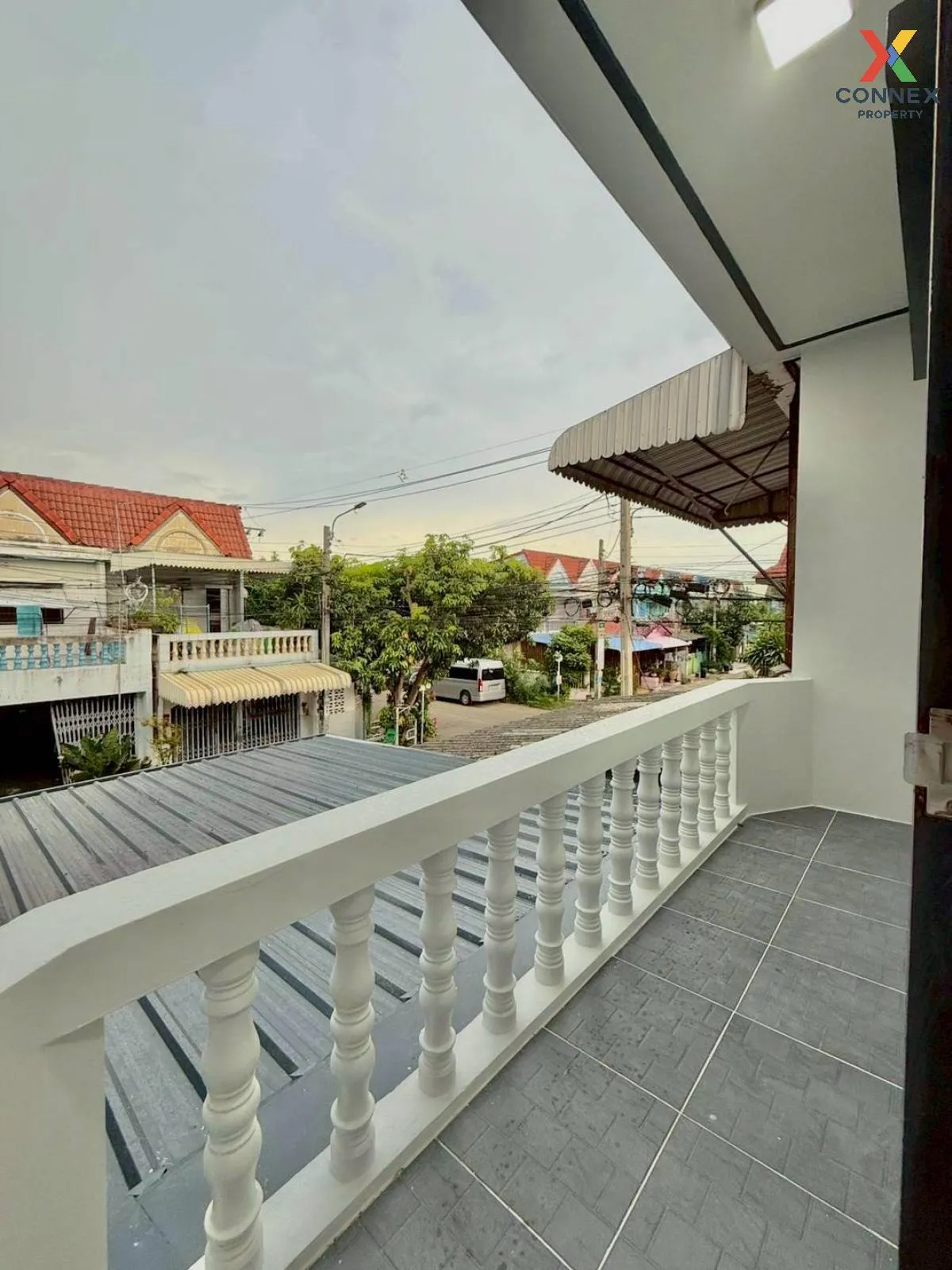 For Sale Townhouse/Townhome  , Pimonrat 2 , newly renovated , Phi