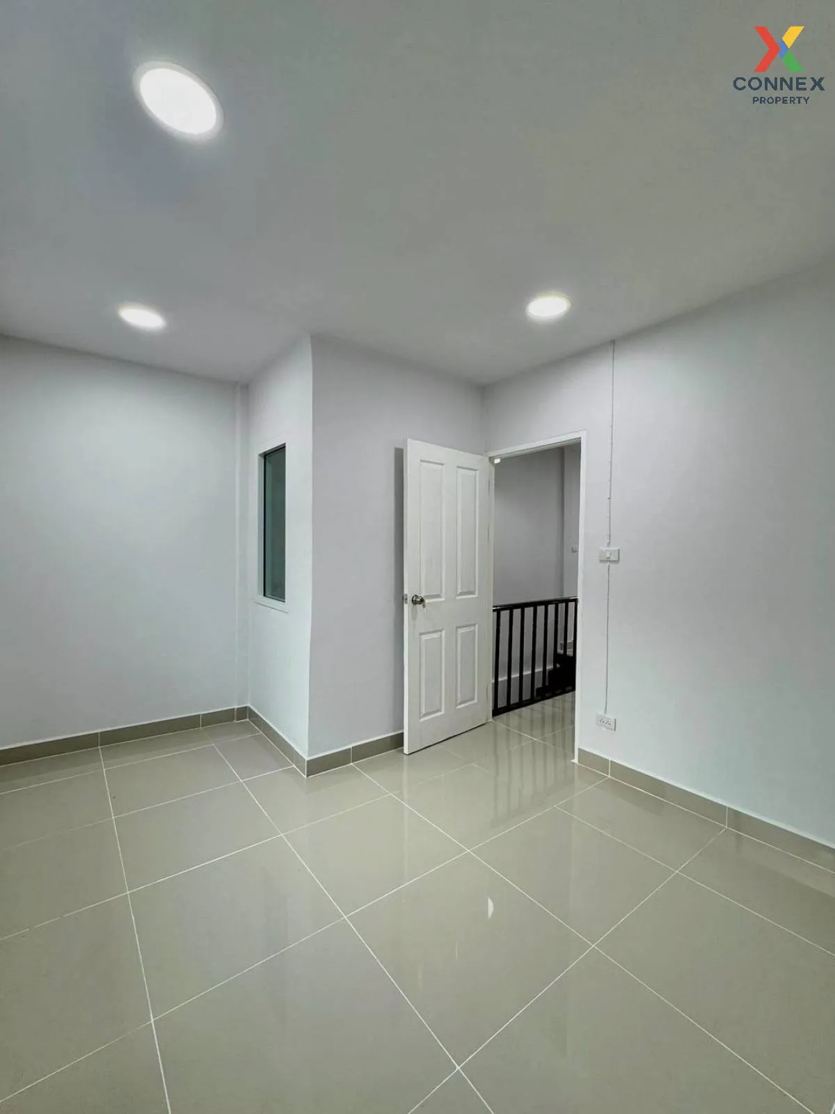 ขายทาวน์เฮ้าส์/ทาวน์โฮม  บ้านปิยวรารมย์ 3 รีโนเวทใหม่ ไทรน้อย ไทร