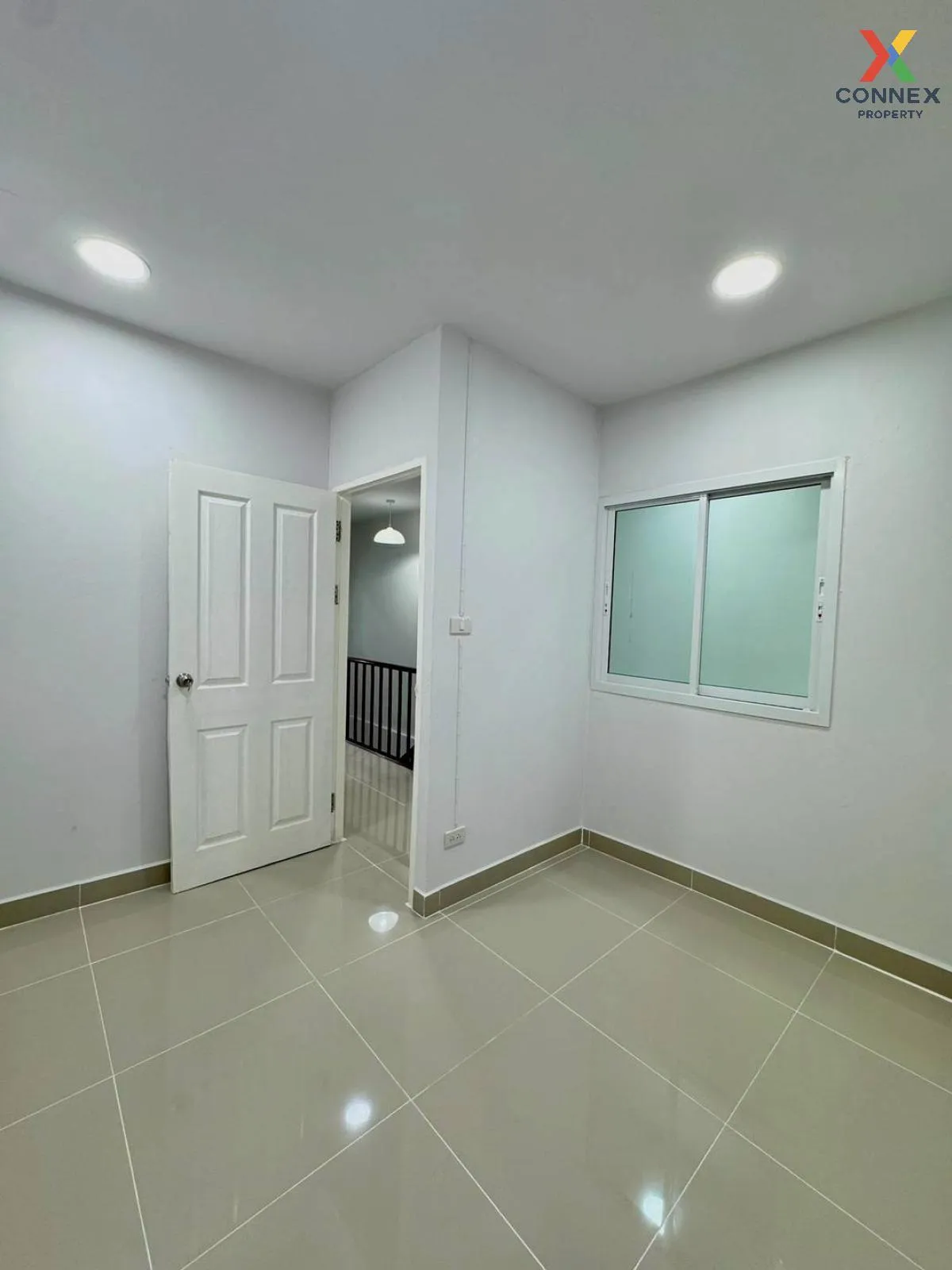 ขายทาวน์เฮ้าส์/ทาวน์โฮม  บ้านปิยวรารมย์ 3 รีโนเวทใหม่ ไทรน้อย ไทร