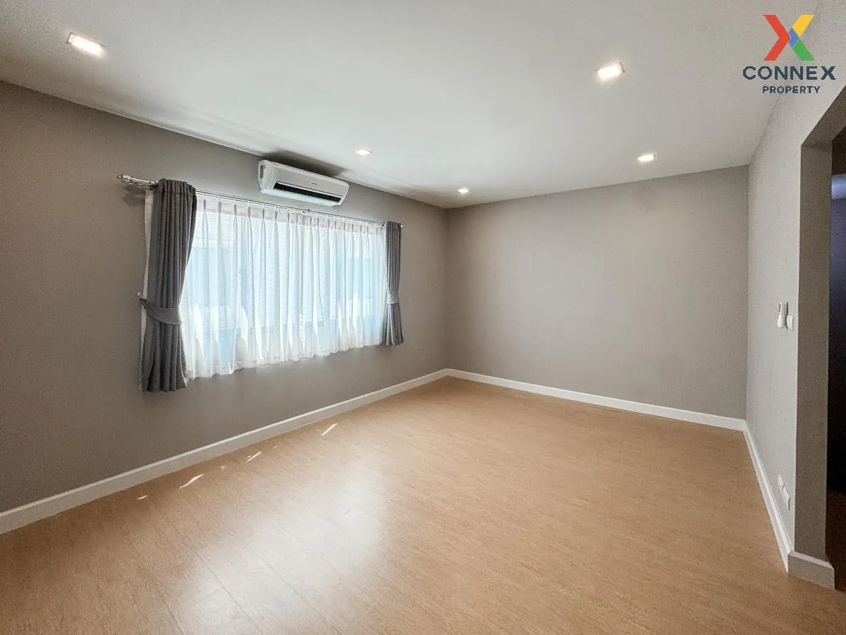 For Sale Townhouse/Townhome  , The Village Rangsit-Wongwaen , Lat