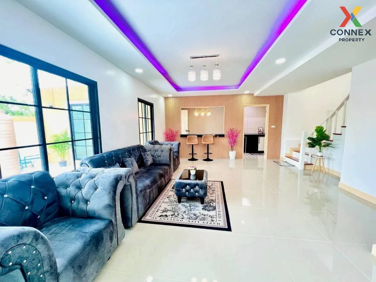 For Sale Townhouse/Townhome  , Pruksa 18/1 , corner unit , newly 