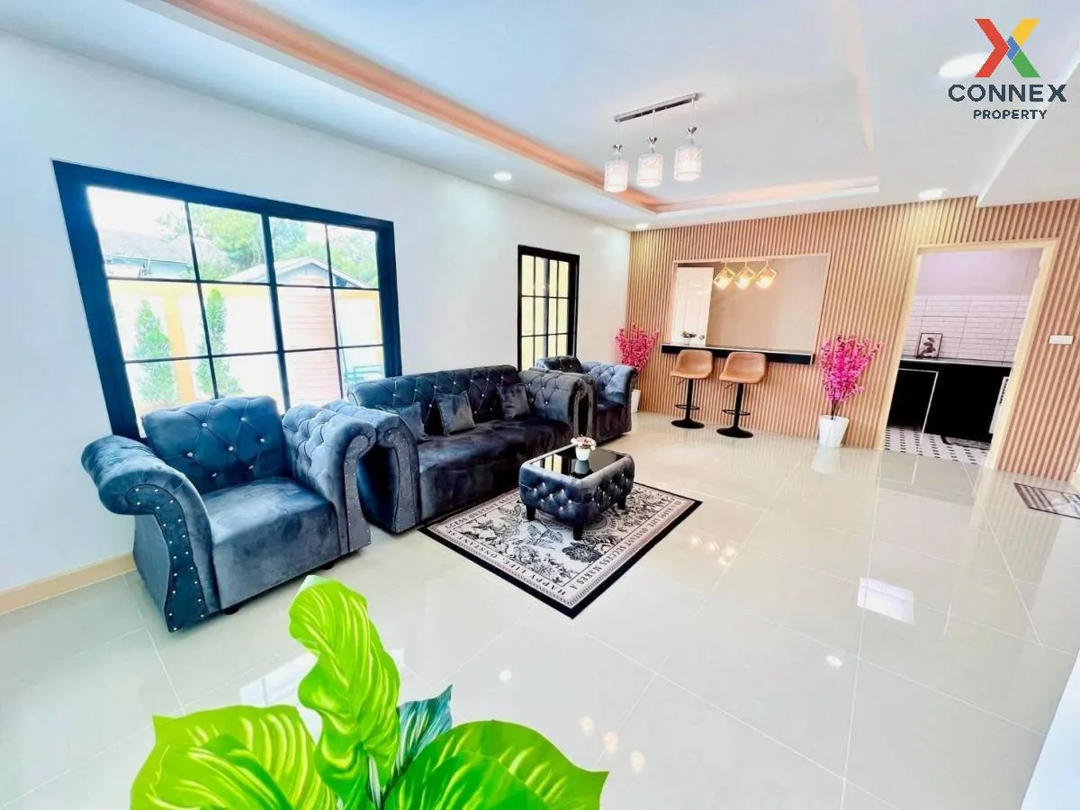 For Sale Townhouse/Townhome  , Pruksa 18/1 , corner unit , newly 